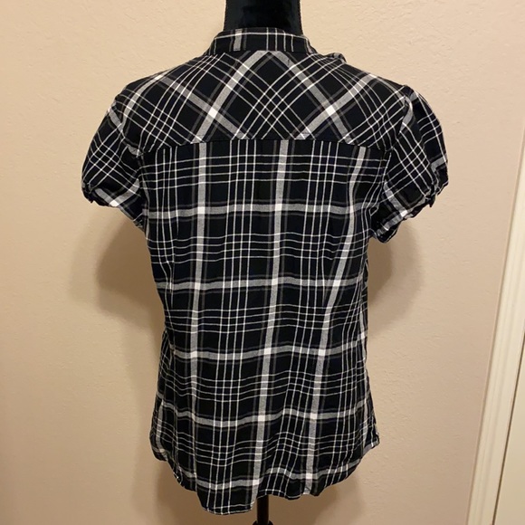 ❤️2 for $10 Old Navy Black/White Top w Ruffles - Picture 3 of 5